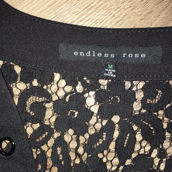 - ENDLESS ROSE BLACK LACE TIE UP FRONT SCALLOP EDGE TOP NWOT SIZE MEDIUM - Picture 8 of 9
